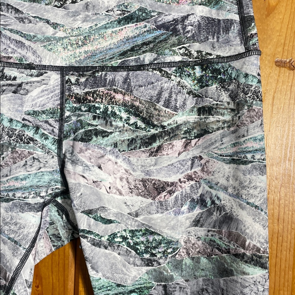 Lululemon Wunder Under High-Rise Tight 25" *Full-On Luxtreme springscape multi - Picture 7 of 12